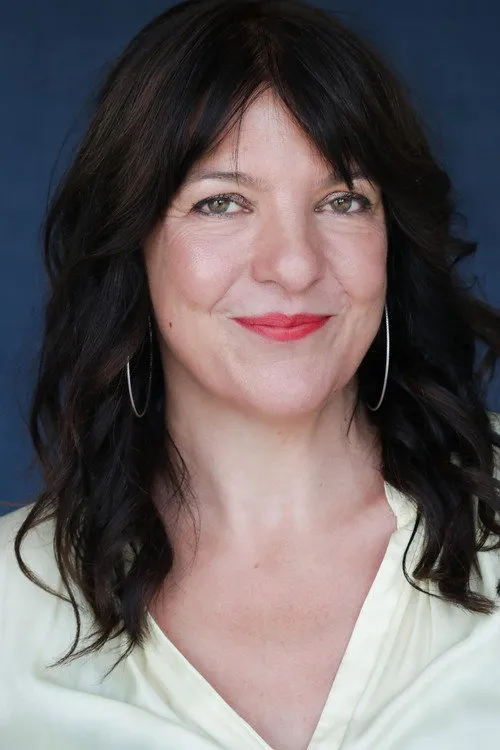 Louise Hooper Yönetmen Profil Görseli