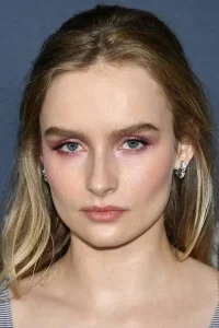 Olivia DeJonge Oyuncu Profil Görseli