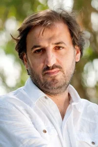 Özcan Alper Yönetmen Profil Görseli