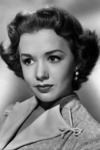 Piper Laurie Oyuncu Profil Görseli