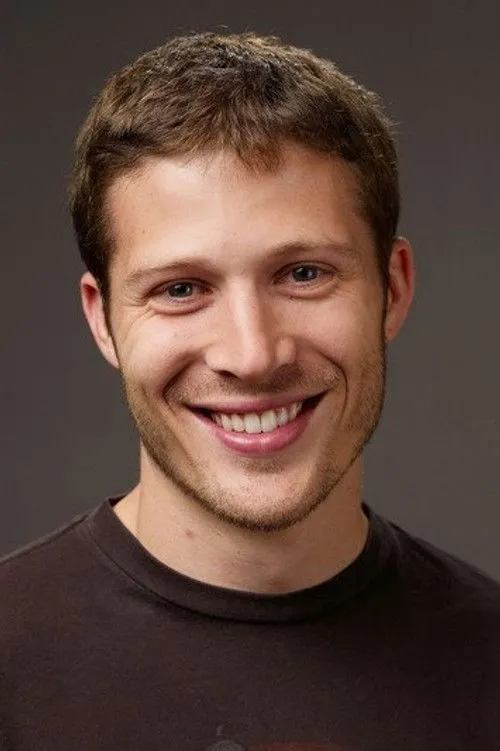 Zach Gilford Oyuncu Profil Görseli